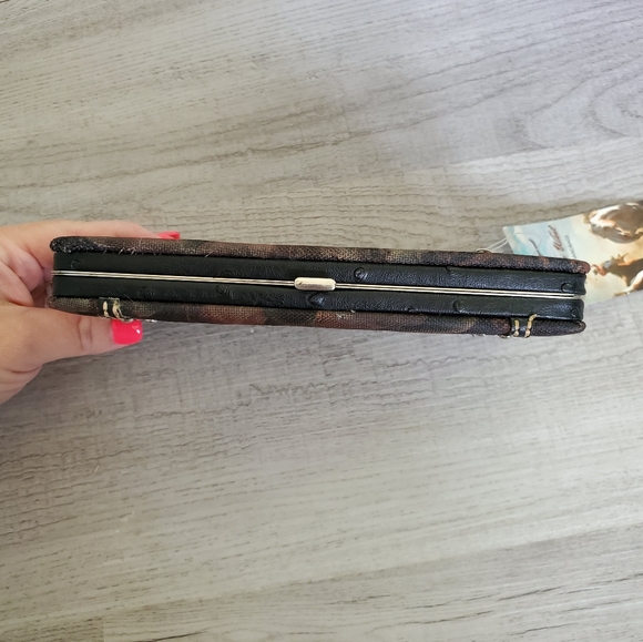 Womens Camo Wallet - Picture 3 of 5